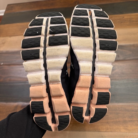 On cloudflow Rock Rose Running Shoe by On Cloud Womens size 8.5 - Picture 3 of 4